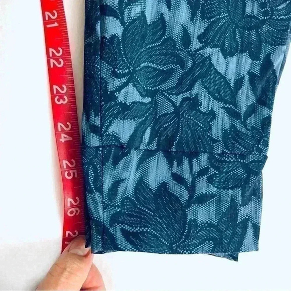 Athleta Trekke North Blue Floral Drawstring Mid-Rise Full Length Jogger Size 4 - Picture 15 of 15